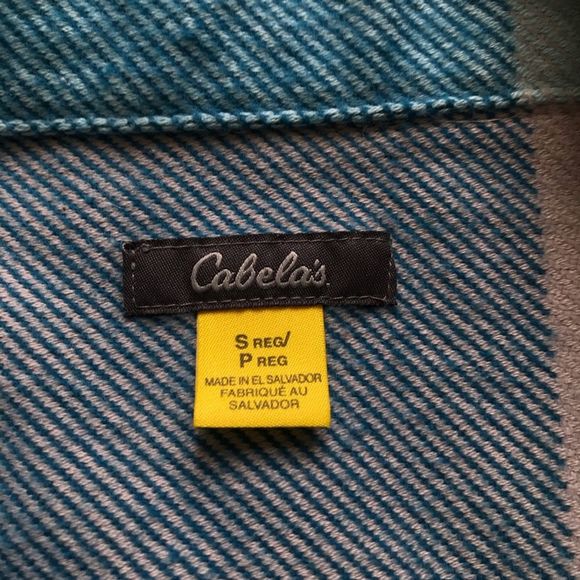 Cabelas Blue Plaid Jacket w Pockets Size Small - Picture 2 of 8